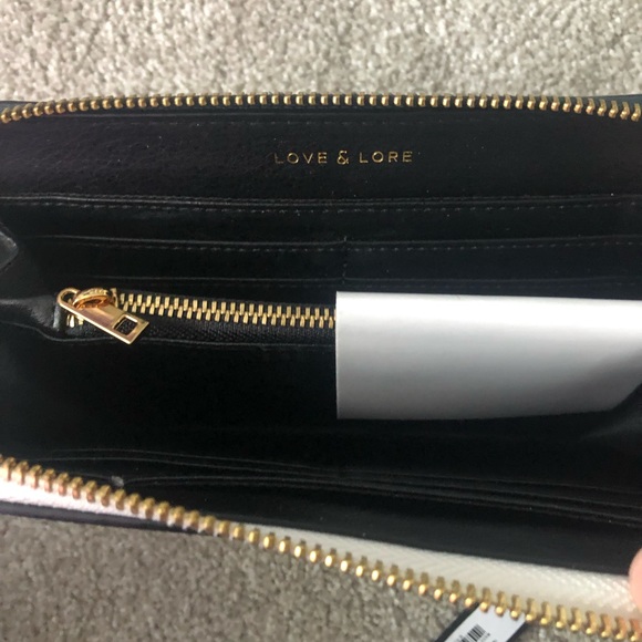 nwt Love and lore black wallet - Picture 3 of 5